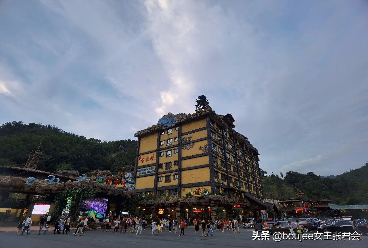 最新军事新闻与自然美景探险之旅的双重探索，探寻内心的宁静与平和